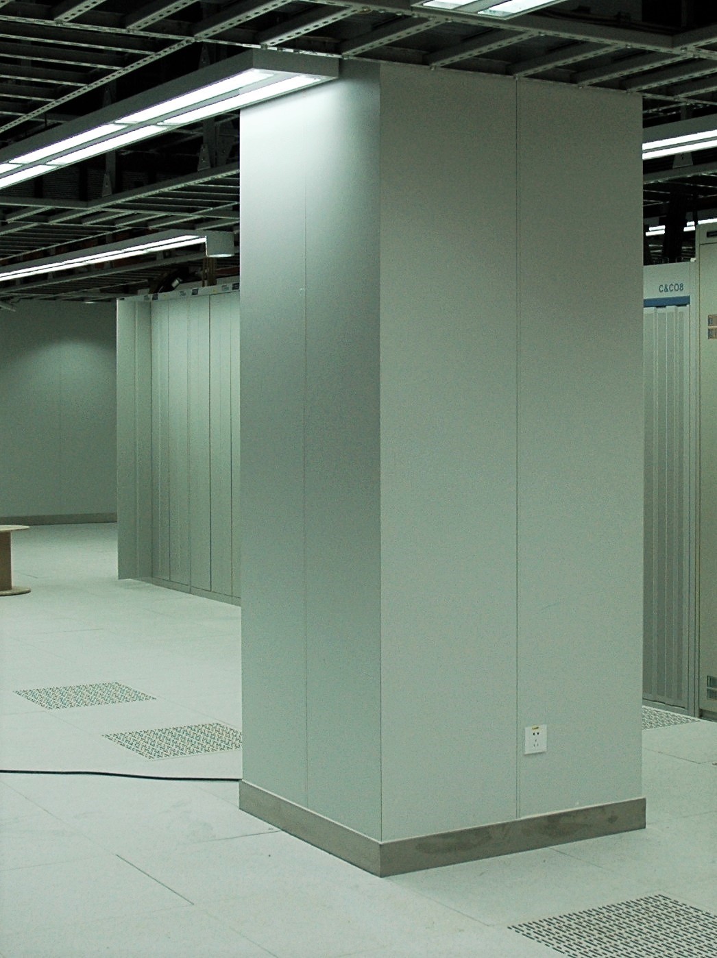 機房午夜免费福利小视频