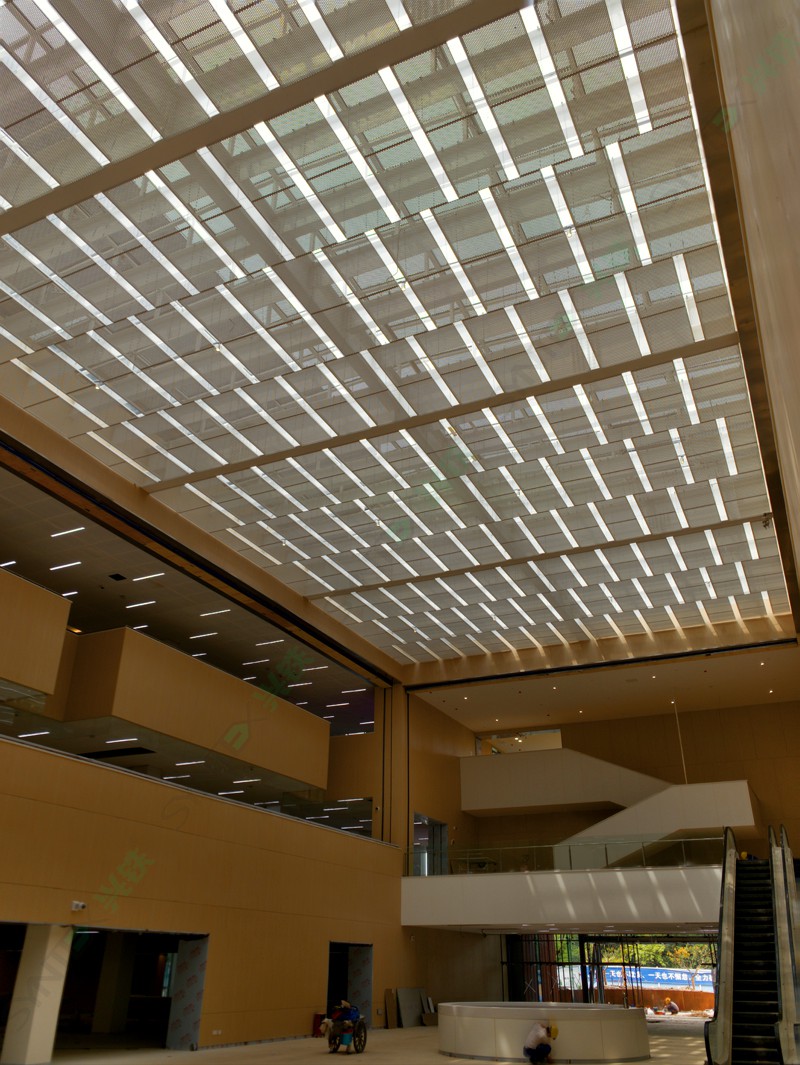 寫字樓裝修中的鋼製午夜福利视频免费观看應用